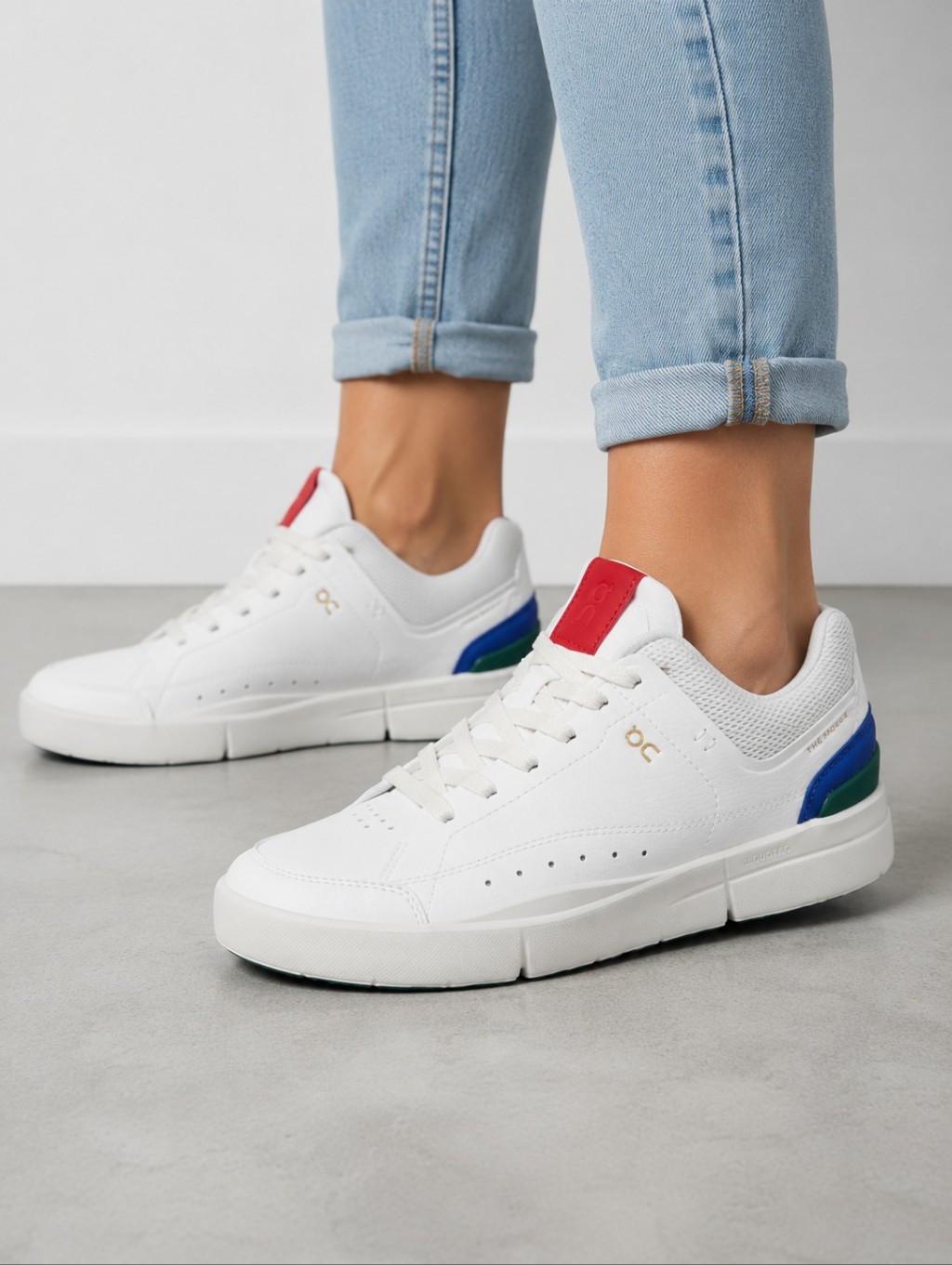 On Oncloud The Roger Clubhouse White Leather Sneakers Women's Size 5.5 Nwb